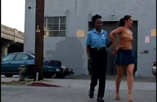 女性ダンサーの女の子は、カップルのための男エルダを盗んだと、順番に、それらの馬に固執する イケメン 無料 エロ 動画